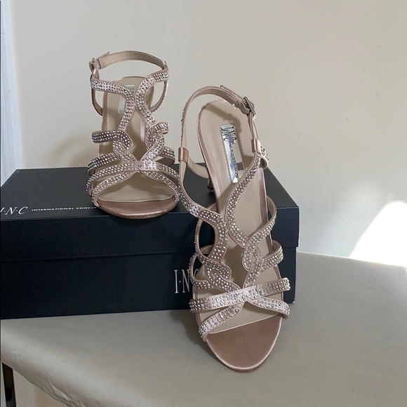 Sandals - Picture 1 of 3